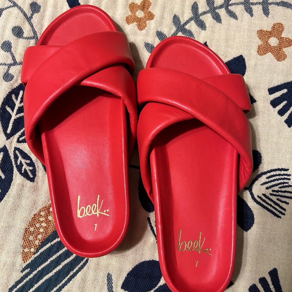 NWOT Beek Rhea Crisscross Platform Slide Sandal